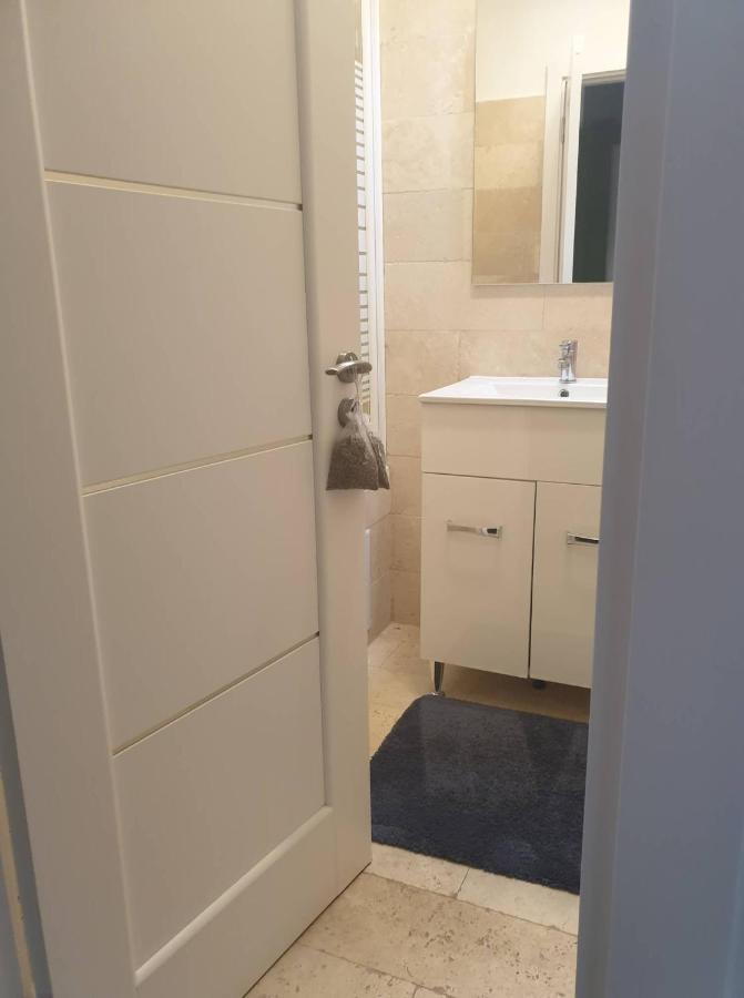 부다페스트 Ejjeli Bagoly Etterem Es Panzio B&B 외부 사진